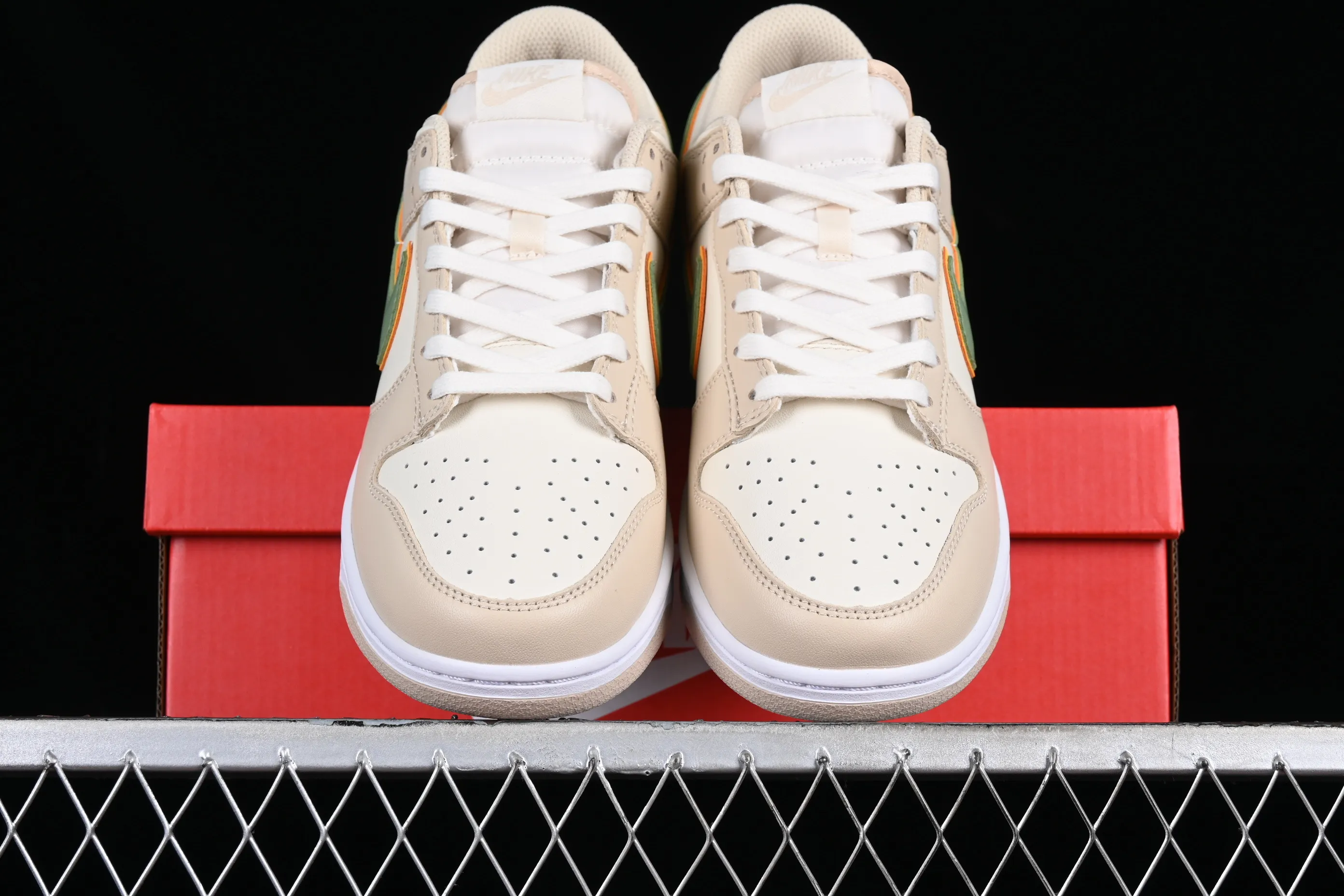 All categories Nk SB Dunk series Nk SB Dunk Low low-top sneakers Nk Dunk Low "Pale Ivory" dark and light ivory color matching SB low-top sports and leisure sneakers FQ6869-131
